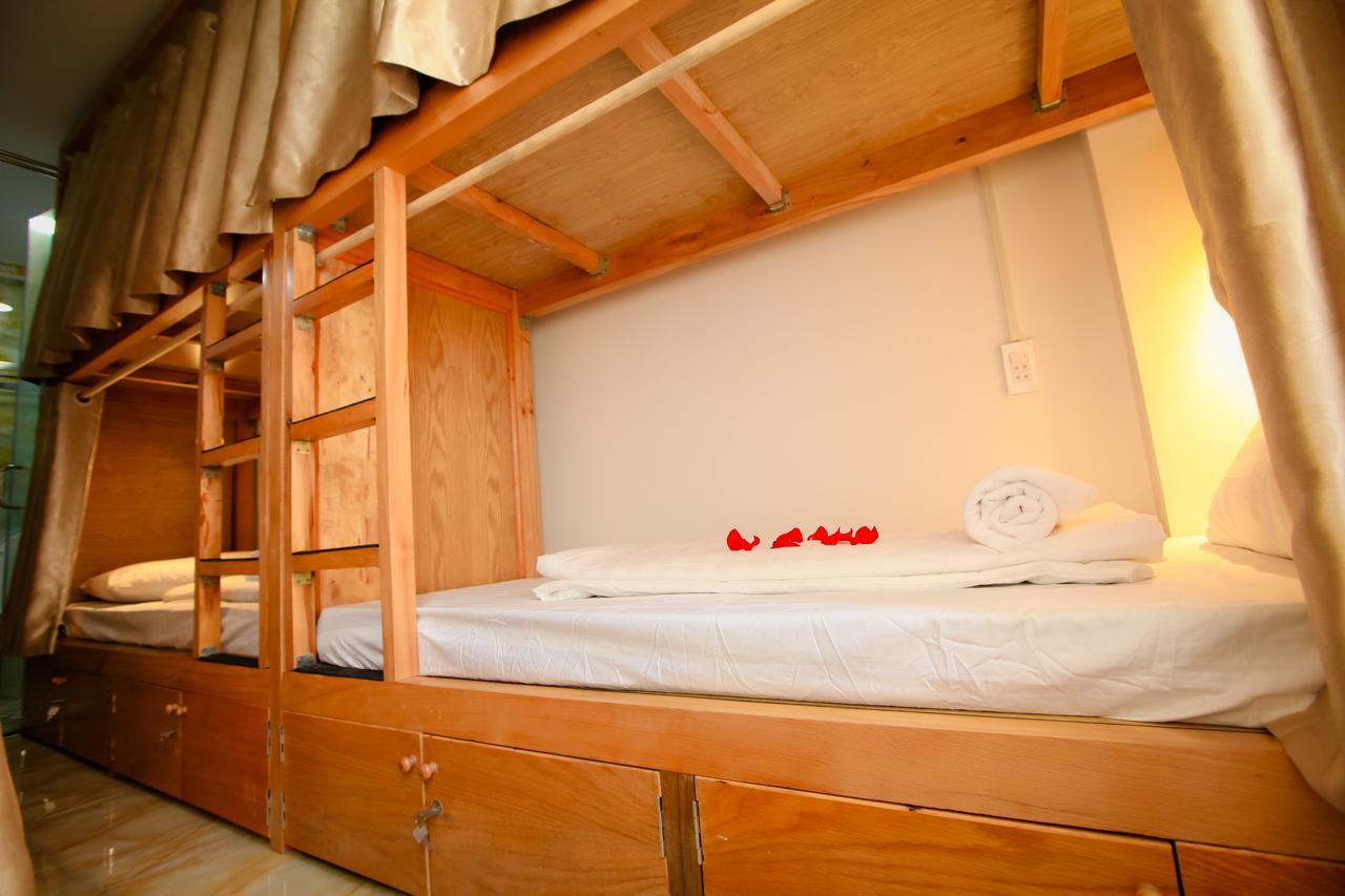 Dola Hostel Хошимин Экстерьер фото