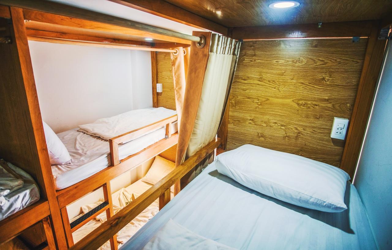 Dola Hostel Хошимин Экстерьер фото