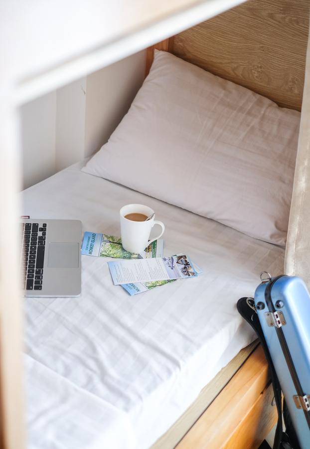 Dola Hostel Хошимин Экстерьер фото