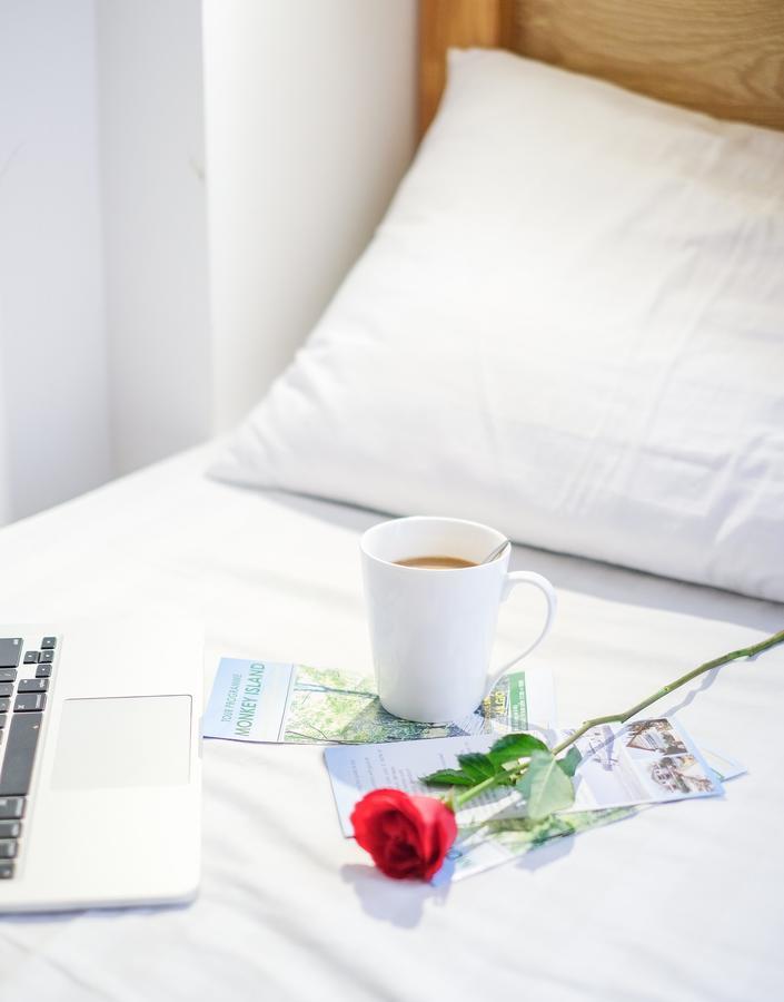 Dola Hostel Хошимин Экстерьер фото
