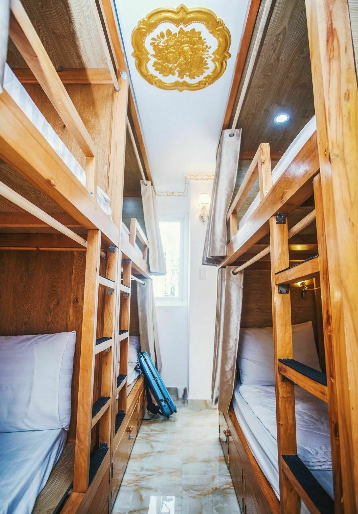 Dola Hostel Хошимин Экстерьер фото